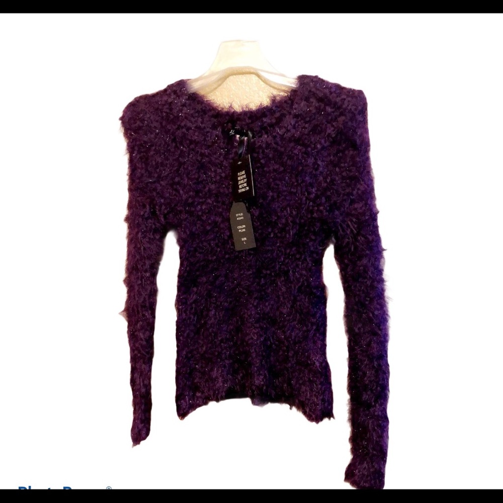 VIP pullover fur sweater NWT - Picture 5 of 5